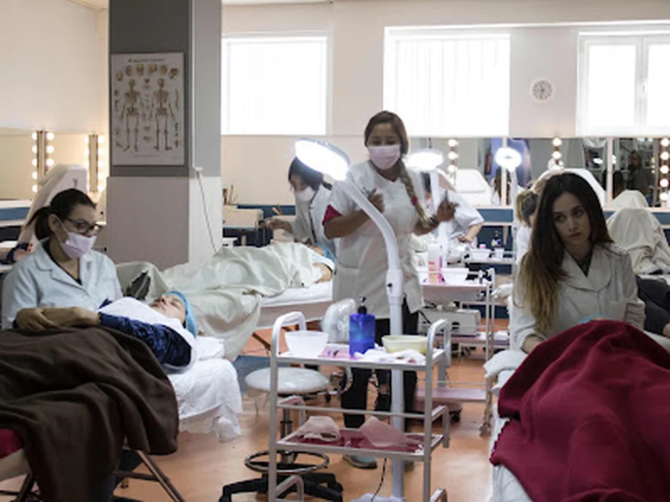 Cursos de estética, centro acreditado por la Comunidad de Madrid GRATIA NATURAE