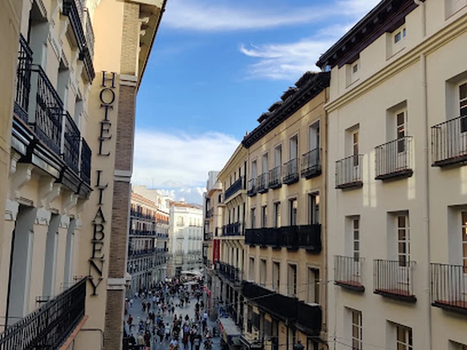 Onefam Sungate Hostal Madrid