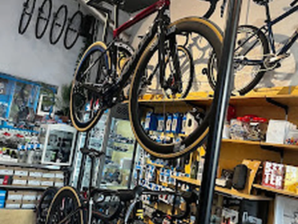 FITBIKE MADRID - SHIMANO SERVICE CENTER Tienda venta bicicletas, Taller reparación, Asistencia mecánica en eventos y más!
