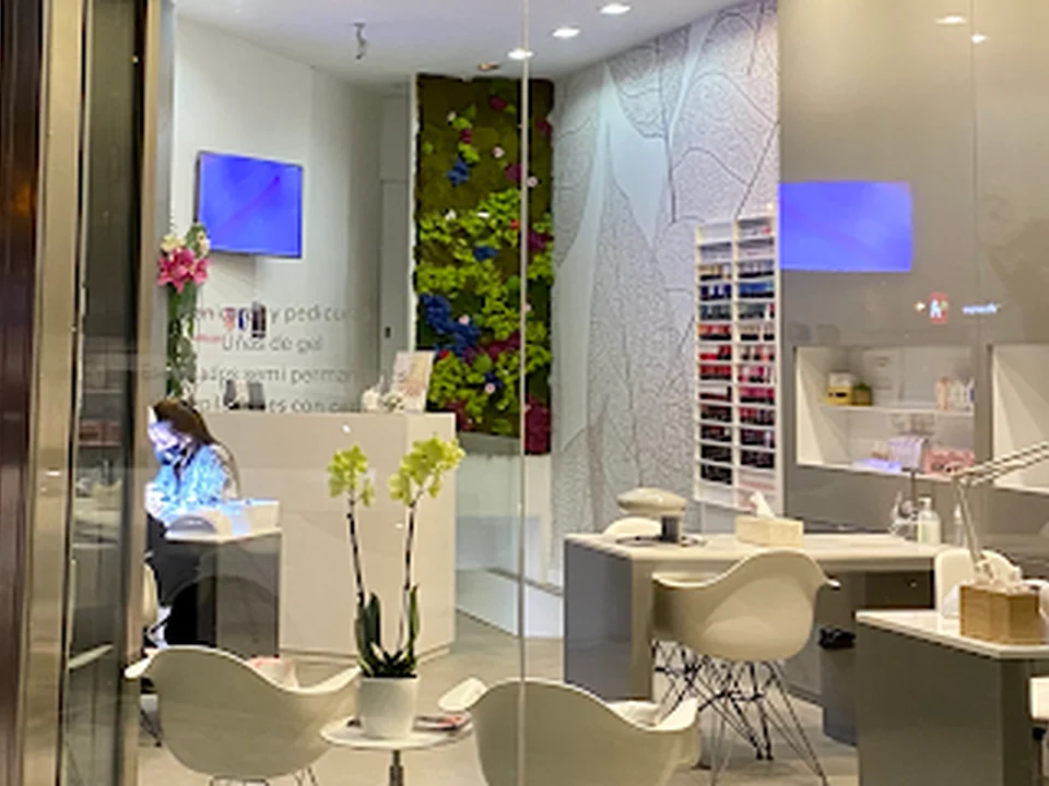Nenha - Manicura rusa, Gel y Pedicura, Madrid