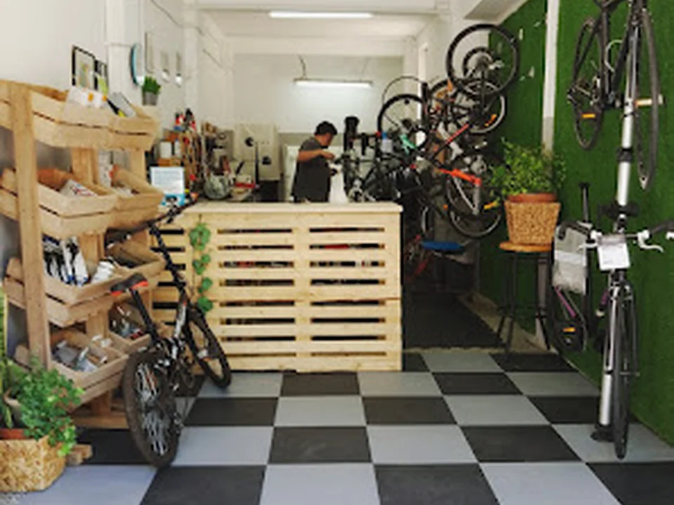 Taller de bicicletas Rebikes, Madrid