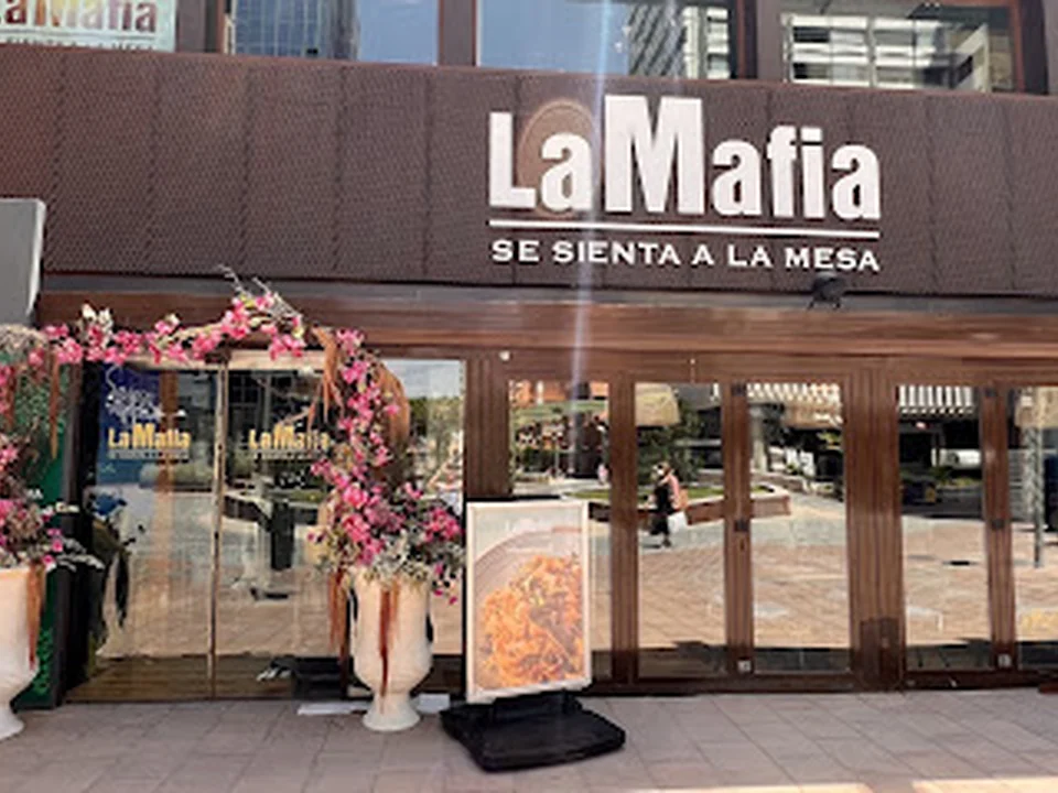 La Famiglia se sienta a la mesa, Madrid