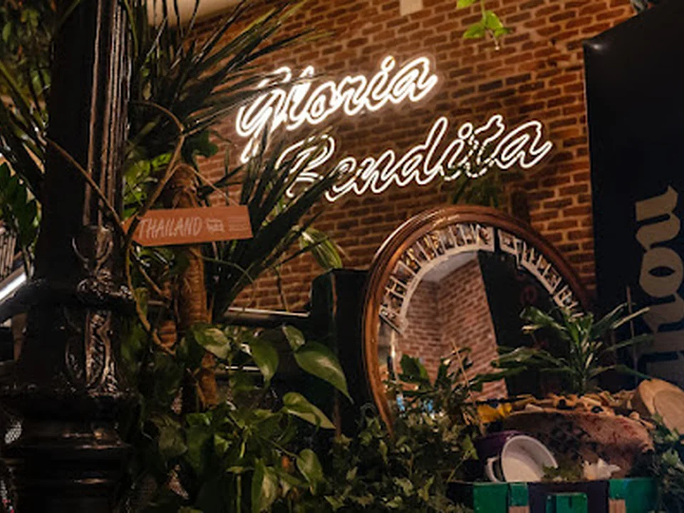 Gloria Bendita, Madrid