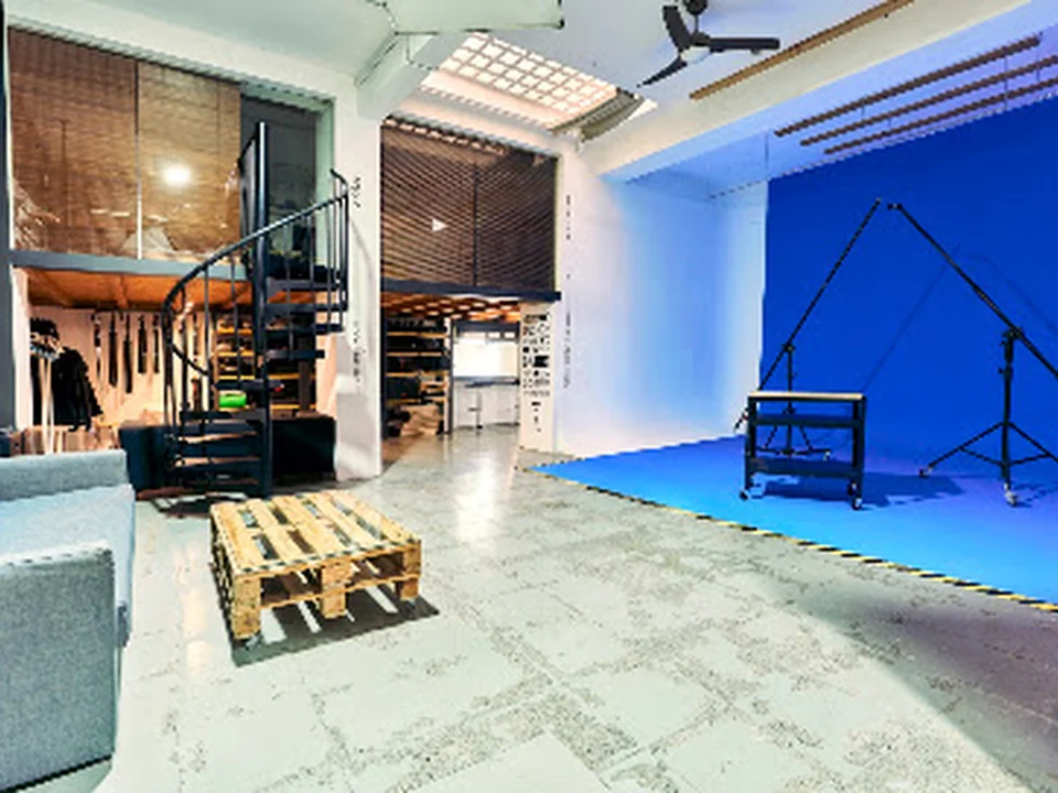 Puerta Seis Estudio - Alquiler de estudio fotografía en Madrid