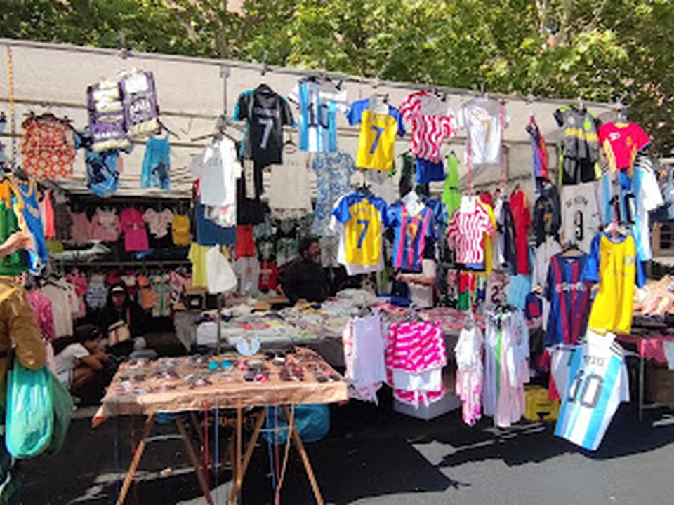 Mercadillo de la Avenida de Asturias, Madrid
