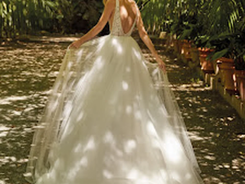 Valerio Luna. Madrid - Vestidos de novia y fiesta