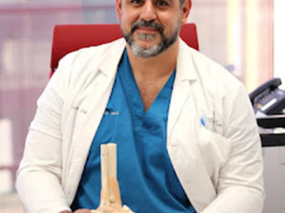 Dr. David Cimas, Traumatólogo | Madrid