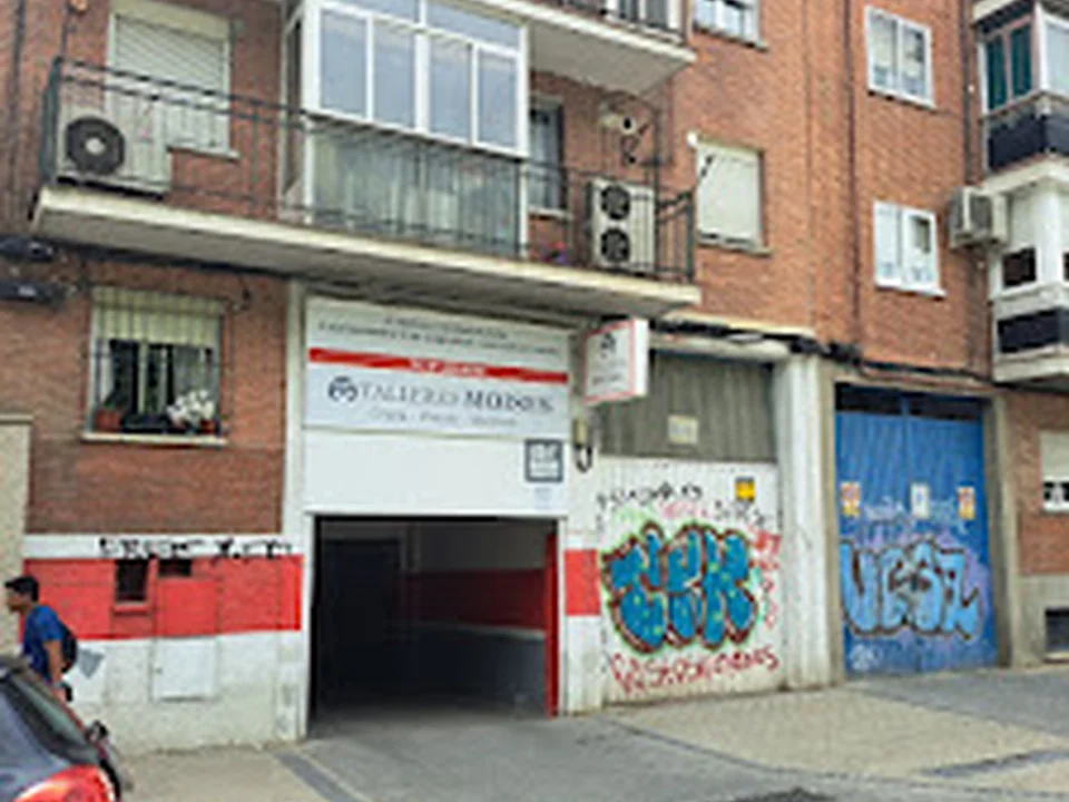 Talleres Moises Chapa - Pintura - Mecanica, Madrid