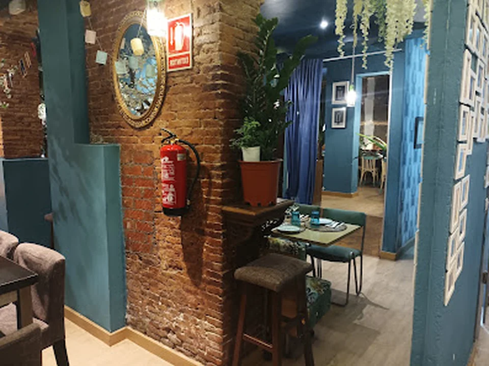 La Pasa Gin Bar - tapas , raciones y coctelería especializada en ginebras, Madrid