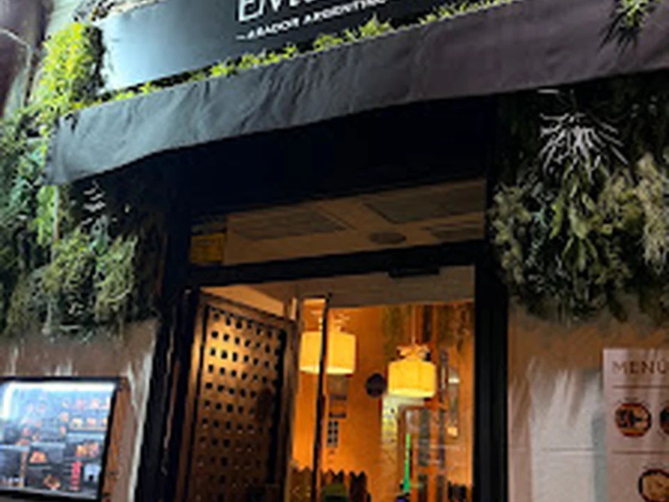 EMUNÁ Asador Argentino, Madrid