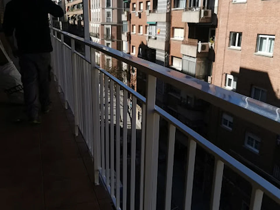 Cerrajero Alexandru Adam, Madrid